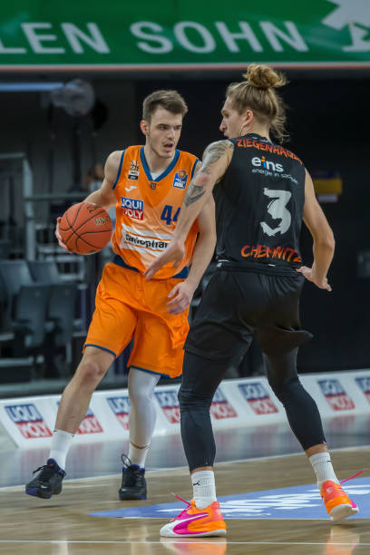 水平队伍的 水平队伍的