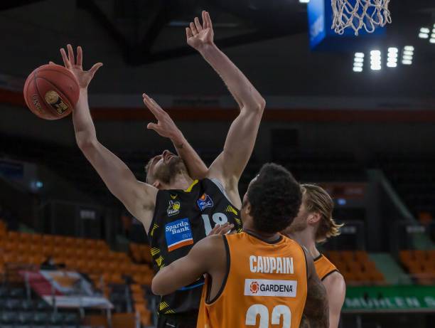 练及运动员 练及运动员